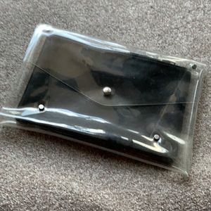 Clear clutch (21)